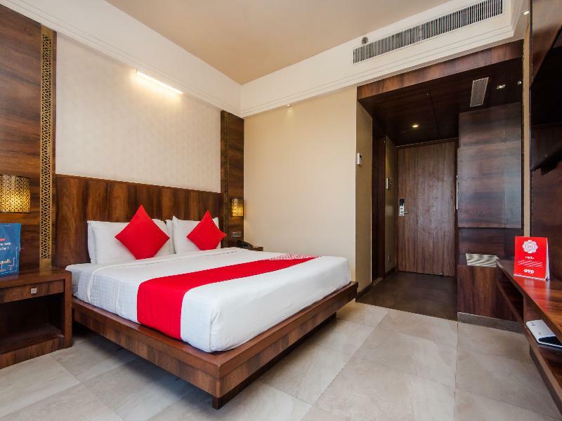 Hotel Crawford Inn Мумбай Екстериор снимка
