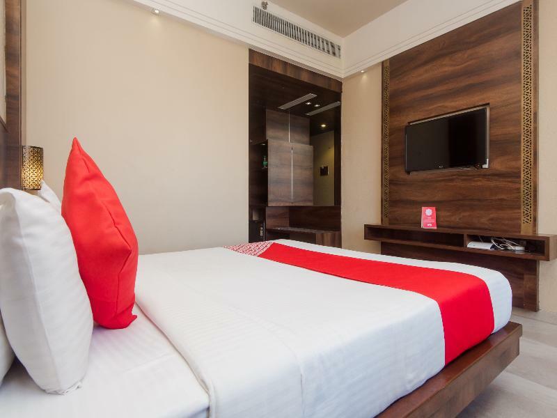 Hotel Crawford Inn Мумбай Екстериор снимка