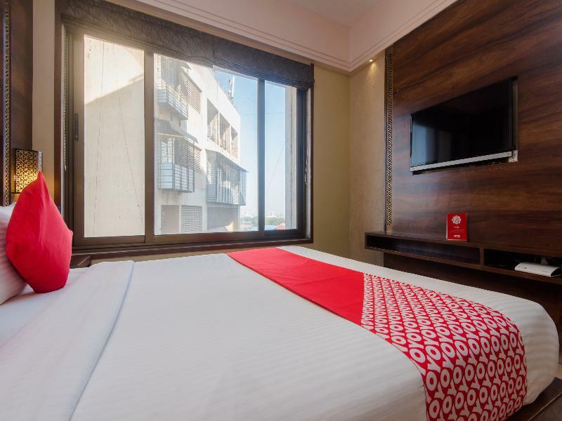 Hotel Crawford Inn Мумбай Екстериор снимка