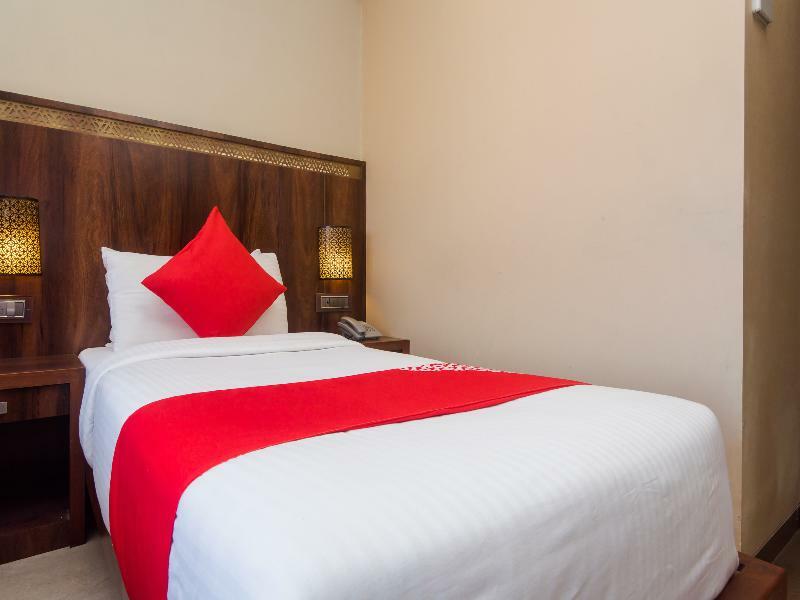 Hotel Crawford Inn Мумбай Екстериор снимка