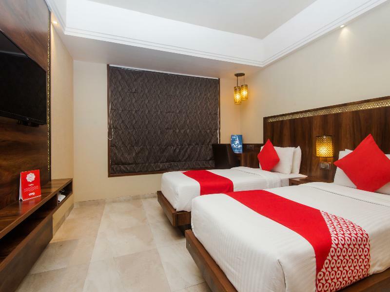 Hotel Crawford Inn Мумбай Екстериор снимка
